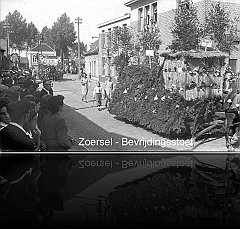 Bevrijdingsstoet + volk